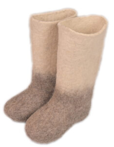 Wool boots general view
